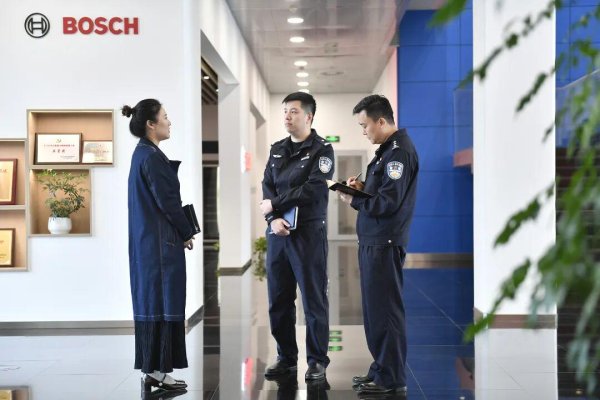 配资世家股票平台 高效流转 周到服务 长宁“蓝鲸”伴企进博行——线上“无忧咨询”版块为进博会参展企业解忧